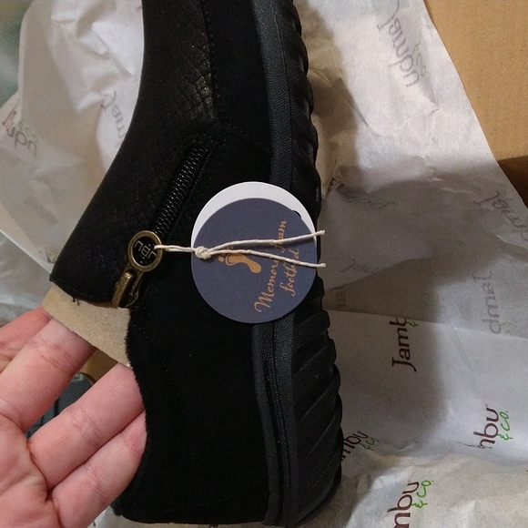 JBU by Jambu Black & Gold Cranberry Side-Zip Loafer 9.5 - Picture 8 of 10